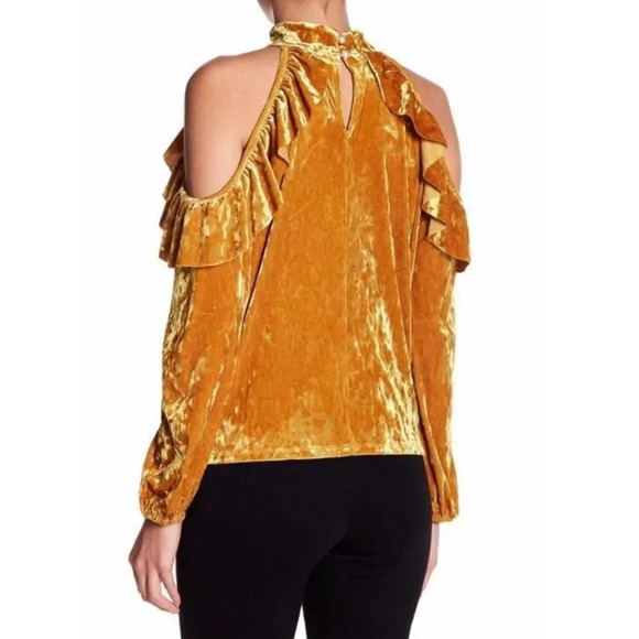 Super Cute EUC Free Press cold shoulder crushed velvet top XS - Picture 2 of 6